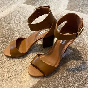 NWOT Steve Madden Estoriaa Heel Size 9
